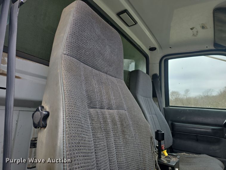 image for item DQ5330 1995 GMC TopKick C8500 dump truck