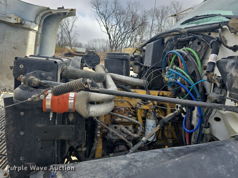 image for item DQ5330 1995 GMC TopKick C8500 dump truck