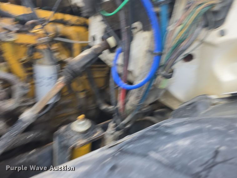 image for item DQ5330 1995 GMC TopKick C8500 dump truck