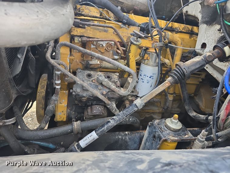 image for item DQ5330 1995 GMC TopKick C8500 dump truck