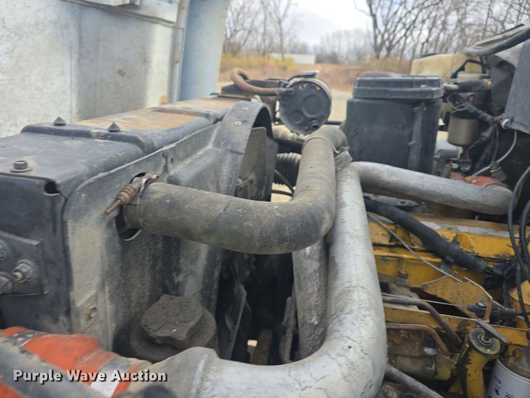 image for item DQ5330 1995 GMC TopKick C8500 dump truck