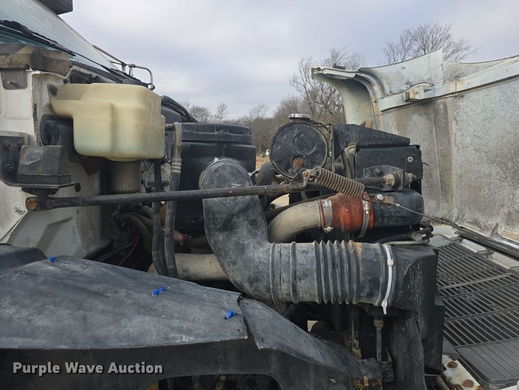 image for item DQ5330 1995 GMC TopKick C8500 dump truck