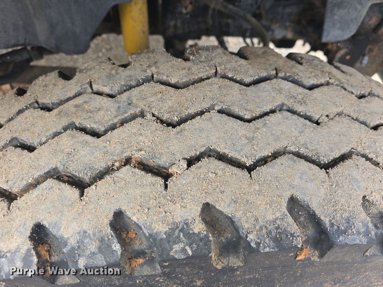 image for item DQ5330 1995 GMC TopKick C8500 dump truck