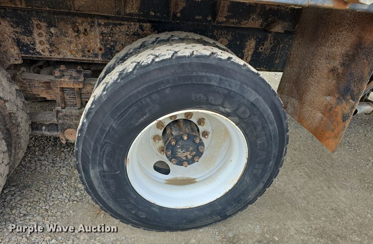 image for item DQ5330 1995 GMC TopKick C8500 dump truck