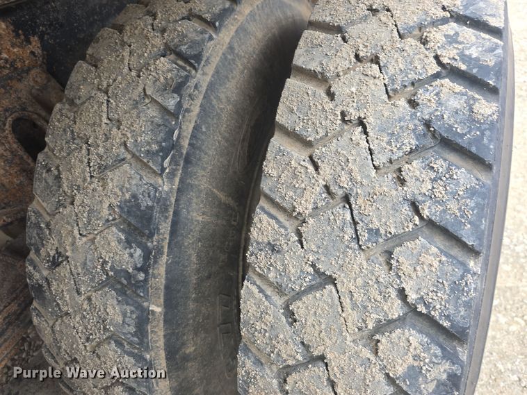 image for item DQ5330 1995 GMC TopKick C8500 dump truck