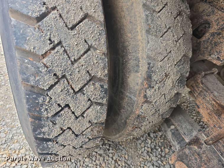 image for item DQ5330 1995 GMC TopKick C8500 dump truck