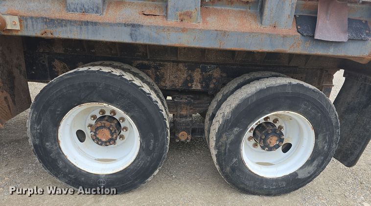 image for item DQ5330 1995 GMC TopKick C8500 dump truck