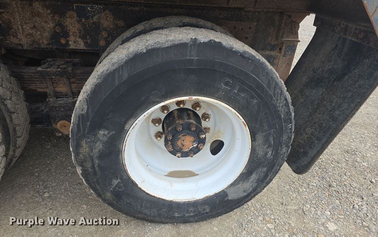 image for item DQ5330 1995 GMC TopKick C8500 dump truck