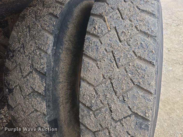 image for item DQ5330 1995 GMC TopKick C8500 dump truck