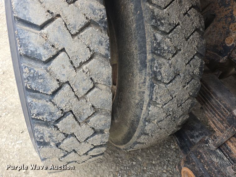 image for item DQ5330 1995 GMC TopKick C8500 dump truck