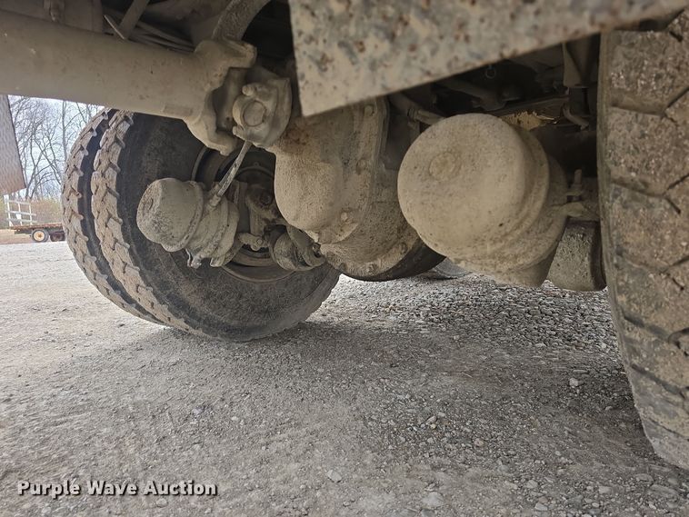 image for item DQ5330 1995 GMC TopKick C8500 dump truck