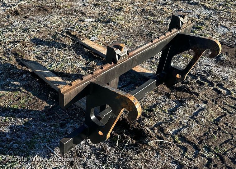 image for item DQ6461 Caterpillar 908 wheel loader pallet forks