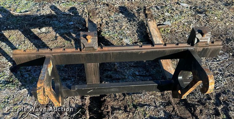 image for item DQ6461 Caterpillar 908 wheel loader pallet forks