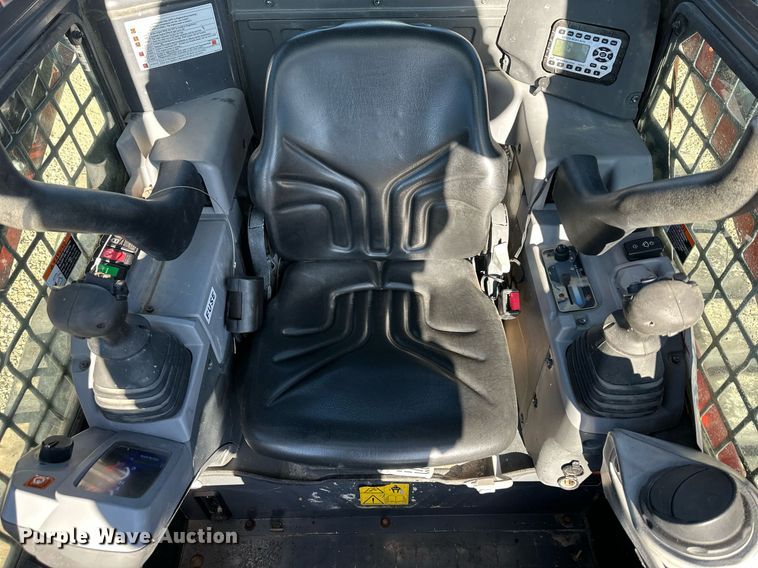 image for item DQ6464 2019 Kubota SVL65-2 tracked skid steer loader