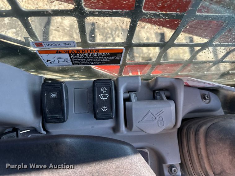 image for item DQ6464 2019 Kubota SVL65-2 tracked skid steer loader