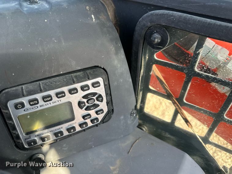 image for item DQ6464 2019 Kubota SVL65-2 tracked skid steer loader