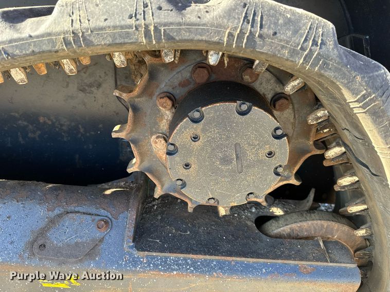 image for item DQ6464 2019 Kubota SVL65-2 tracked skid steer loader