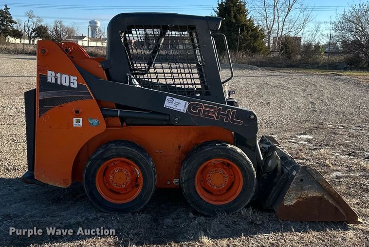 image for item DQ6467 2017 Gehl R105 skid steer loader