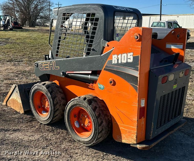 image for item DQ6467 2017 Gehl R105 skid steer loader