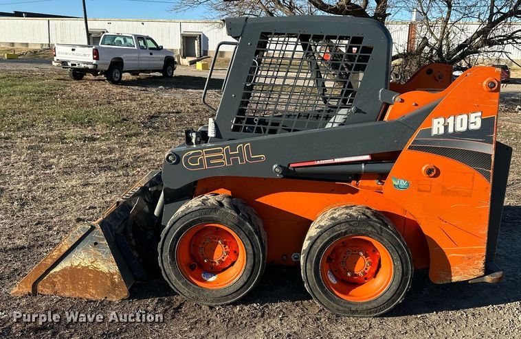 image for item DQ6467 2017 Gehl R105 skid steer loader