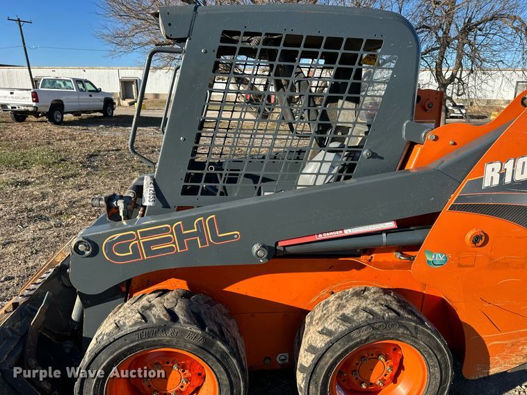 image for item DQ6467 2017 Gehl R105 skid steer loader