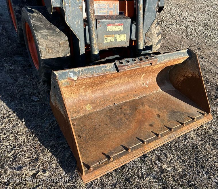 image for item DQ6467 2017 Gehl R105 skid steer loader