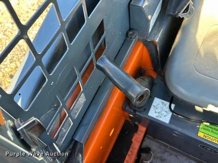 image for item DQ6467 2017 Gehl R105 skid steer loader