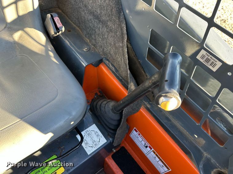 image for item DQ6467 2017 Gehl R105 skid steer loader