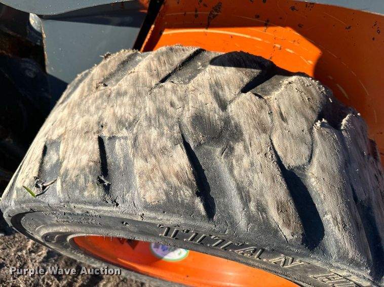 image for item DQ6467 2017 Gehl R105 skid steer loader