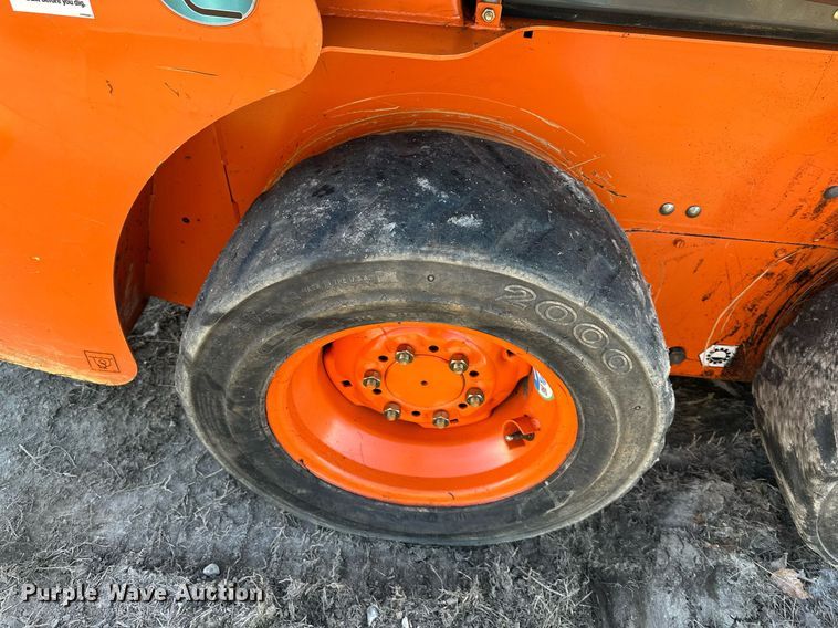 image for item DQ6467 2017 Gehl R105 skid steer loader