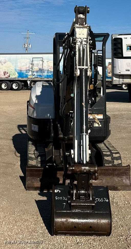 image for item DQ6469 2012 Bobcat E32 mini excavator