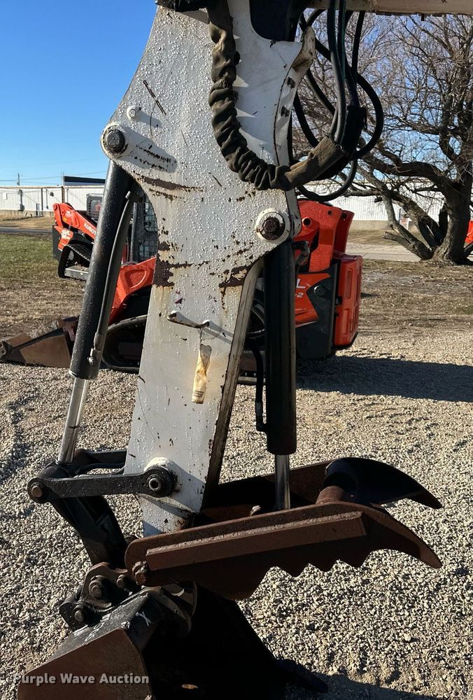 image for item DQ6469 2012 Bobcat E32 mini excavator