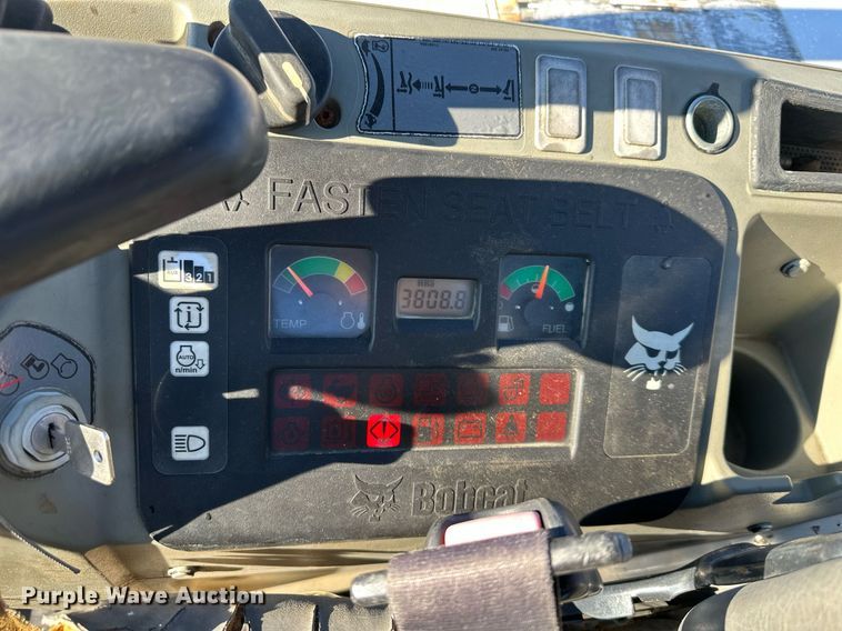 image for item DQ6469 2012 Bobcat E32 mini excavator