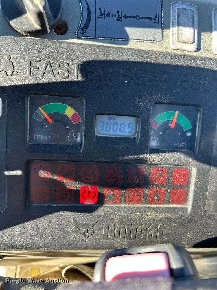 image for item DQ6469 2012 Bobcat E32 mini excavator