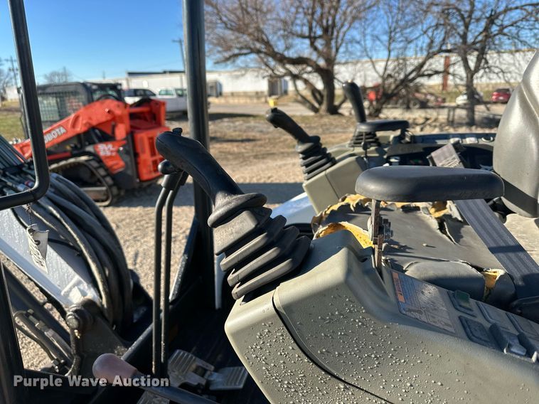 image for item DQ6469 2012 Bobcat E32 mini excavator