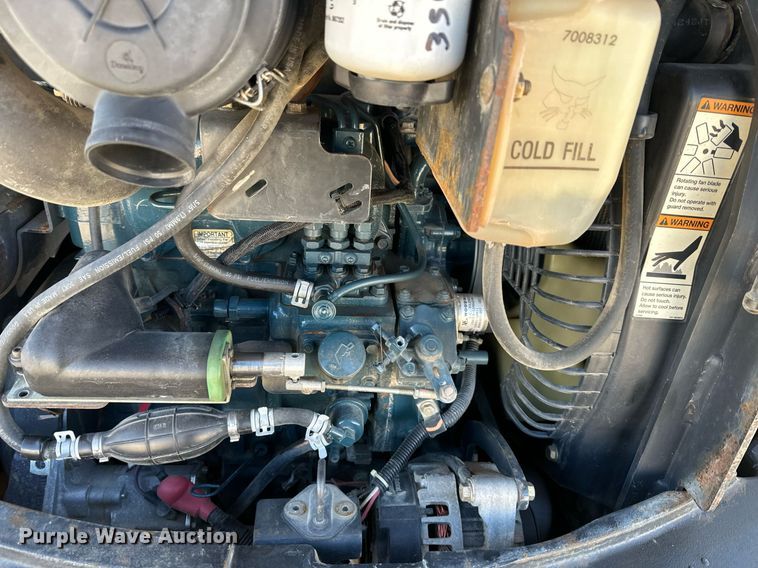 image for item DQ6469 2012 Bobcat E32 mini excavator