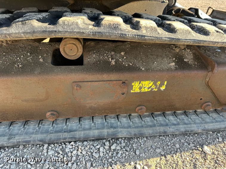 image for item DQ6469 2012 Bobcat E32 mini excavator