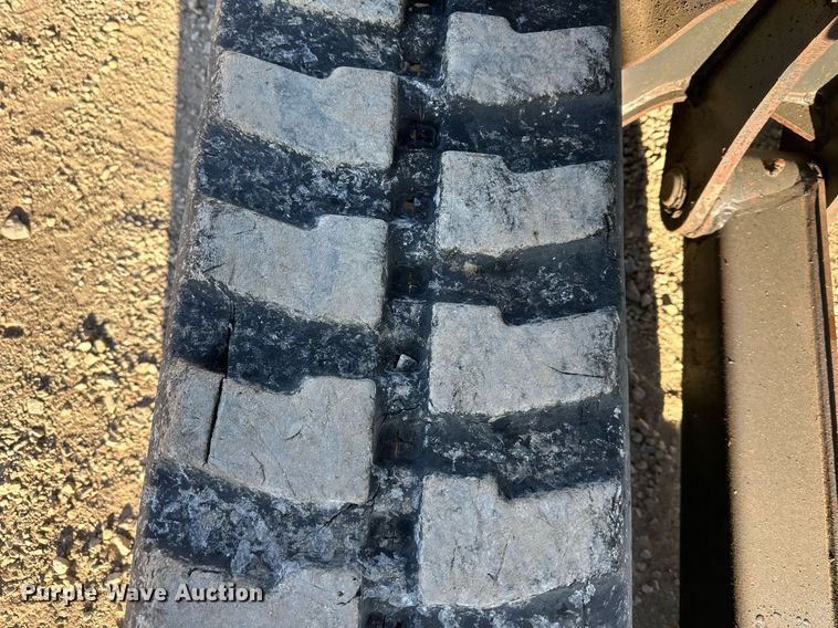 image for item DQ6469 2012 Bobcat E32 mini excavator