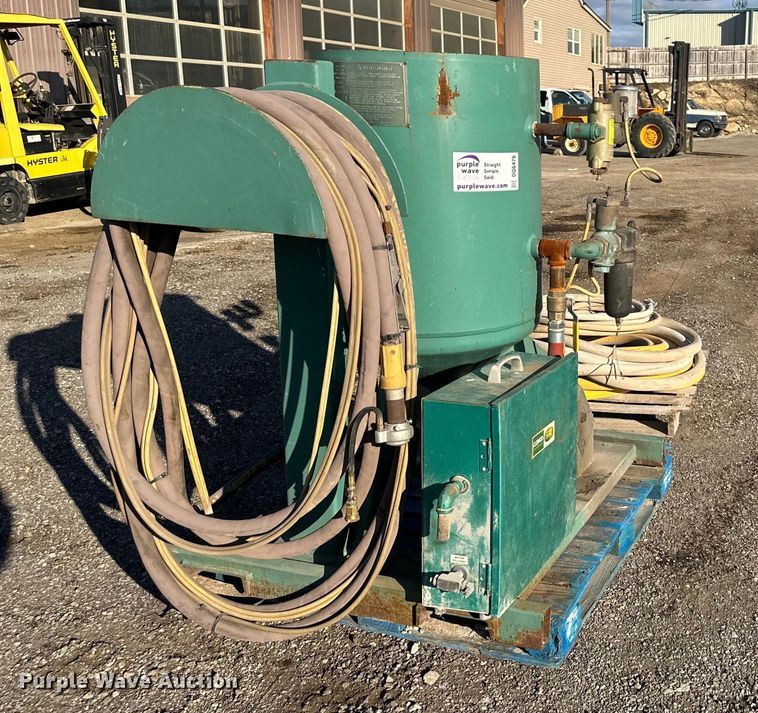 image for item DQ6476 Clemco wet blast injector system