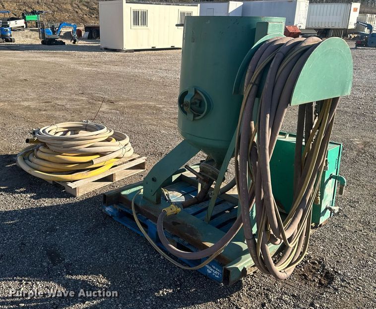 image for item DQ6476 Clemco wet blast injector system