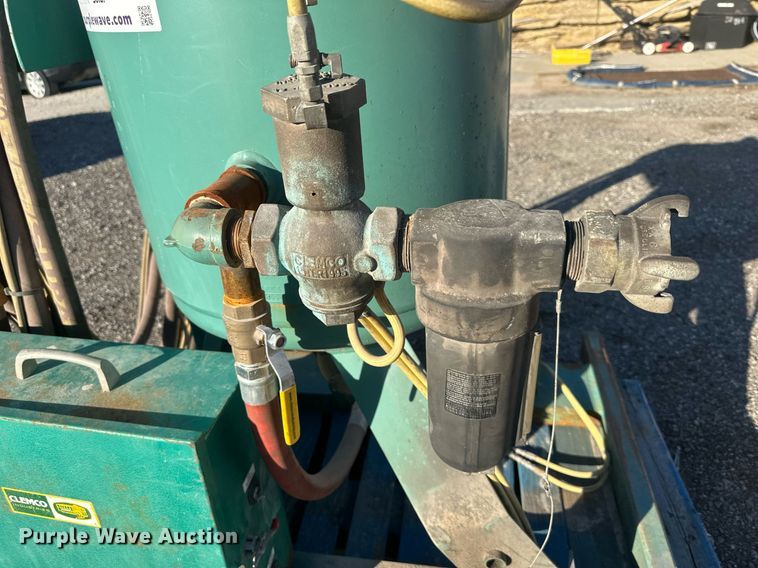 image for item DQ6476 Clemco wet blast injector system