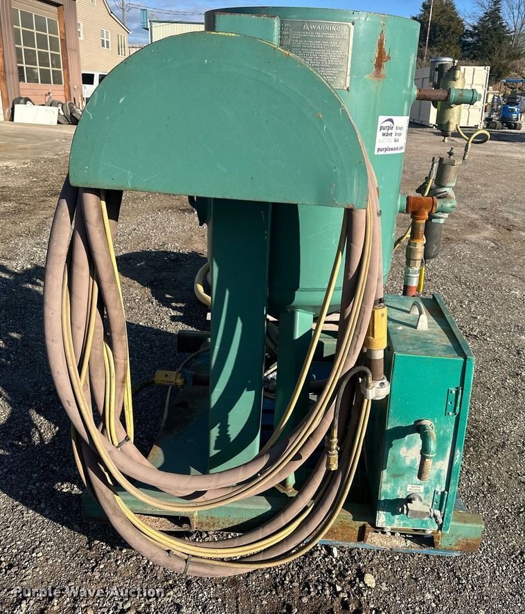 image for item DQ6476 Clemco wet blast injector system