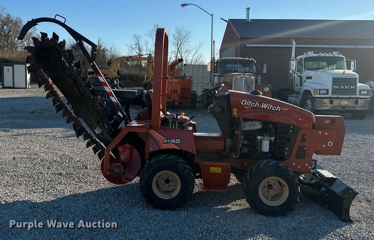 image for item DQ6477 2020 Ditch Witch RT45 trencher