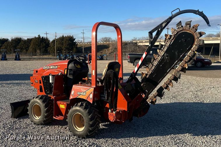 image for item DQ6477 2020 Ditch Witch RT45 trencher