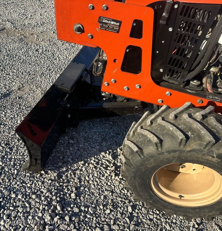 image for item DQ6477 2020 Ditch Witch RT45 trencher