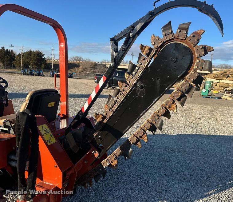 image for item DQ6477 2020 Ditch Witch RT45 trencher