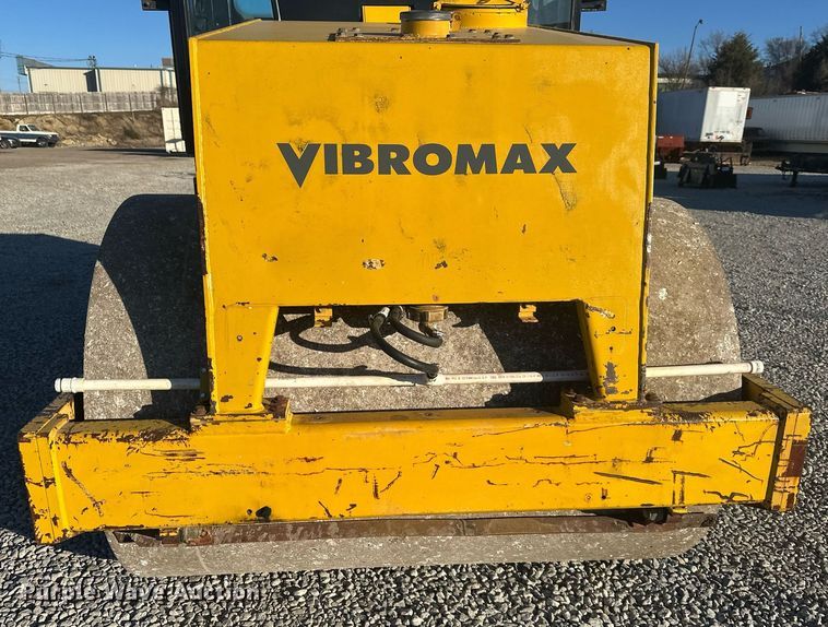 image for item DQ6478 2003 Vibromax 752C double drum roller