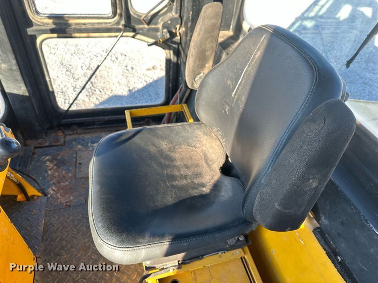 image for item DQ6478 2003 Vibromax 752C double drum roller