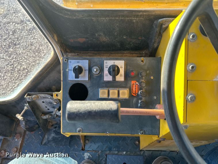 image for item DQ6478 2003 Vibromax 752C double drum roller