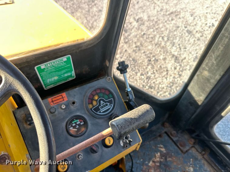 image for item DQ6478 2003 Vibromax 752C double drum roller